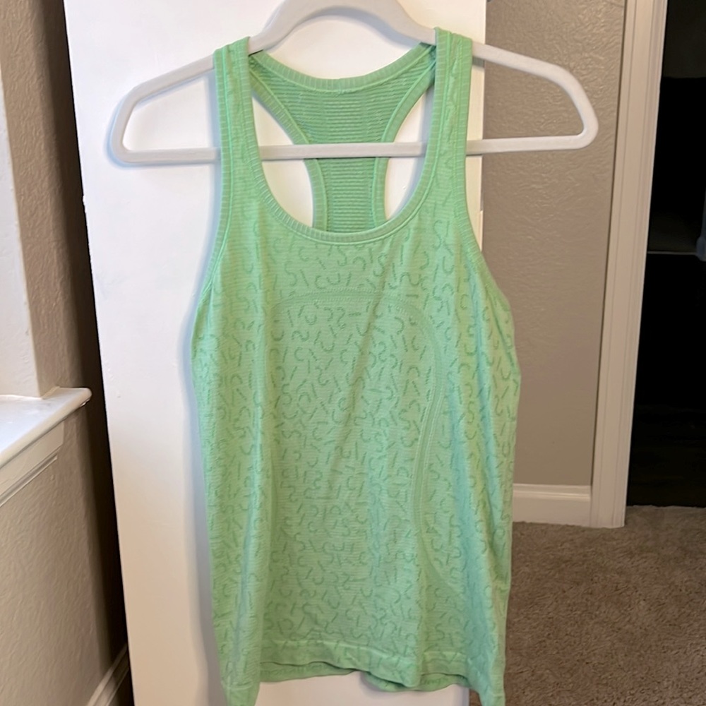 Lululemon tank